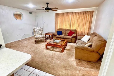 Casa en venta en Orlando, Florida, 4 dormitorios, 165.64 m2 № 1795592 - foto 3