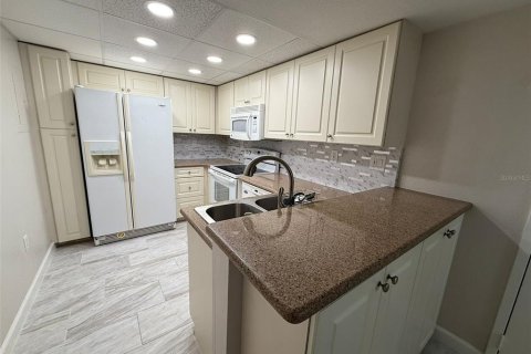 Condominio en alquiler en Port Charlotte, Florida, 2 dormitorios, 72.74 m2 № 1900907 - foto 7