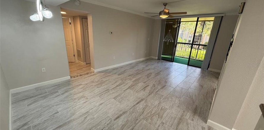 Condominio en Port Charlotte, Florida, 2 dormitorios № 1900907