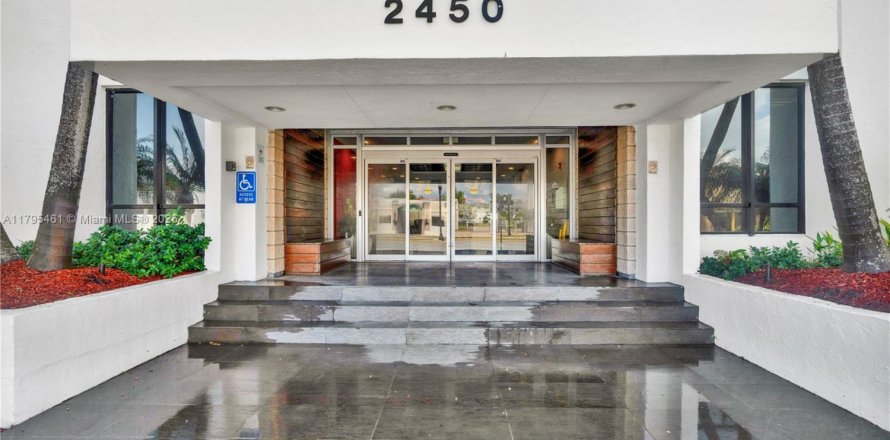 Commercial property in Hollywood, Florida № 1861267