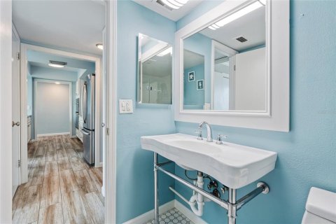 Condo in Clearwater, Florida, 2 bedrooms  № 1915369 - photo 25