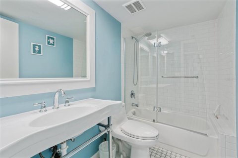 Condo in Clearwater, Florida, 2 bedrooms  № 1915369 - photo 24
