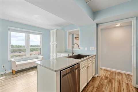Condo in Clearwater, Florida, 2 bedrooms  № 1915369 - photo 9