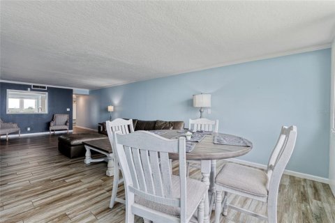 Condo in Clearwater, Florida, 2 bedrooms  № 1915369 - photo 5