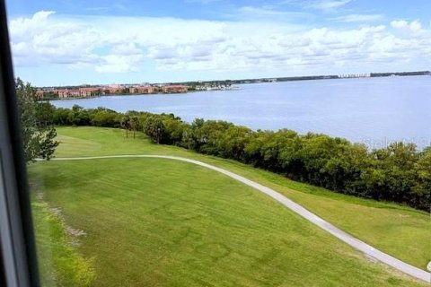 Condo in Clearwater, Florida, 2 bedrooms  № 1915369 - photo 26