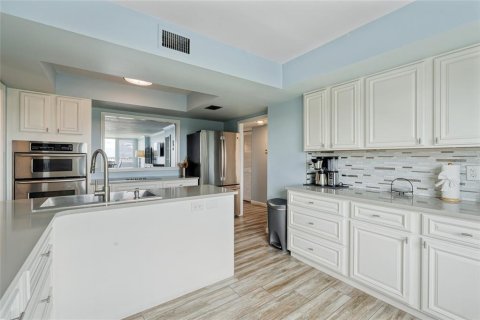 Condo in Clearwater, Florida, 2 bedrooms  № 1915369 - photo 3