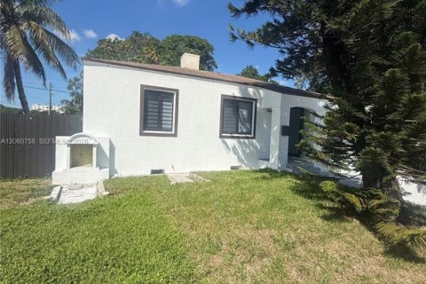 House in Miami, Florida 4 bedrooms, 123.93 sq.m. № 2270242 - photo 27