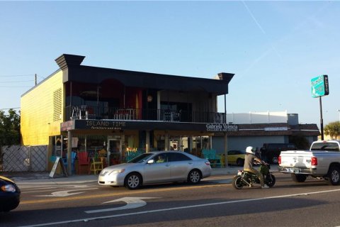 Immobilier commercial à vendre à Saint Pete Beach, Floride: 327.02 m2 № 212950 - photo 1