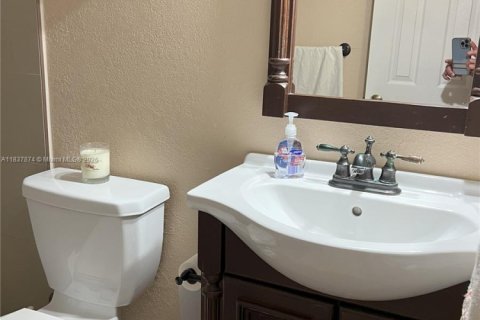 Casa en venta en Miami, Florida, 3 dormitorios, 133.31 m2 № 1823574 - foto 14