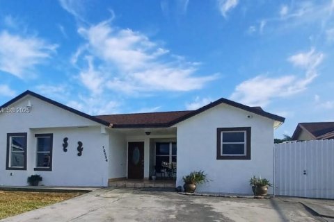 Casa en venta en Miami, Florida, 3 dormitorios, 133.31 m2 № 1823574 - foto 1