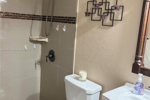 Casa en venta en Miami, Florida, 3 dormitorios, 133.31 m2 № 1823574 - foto 13