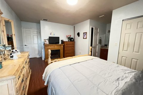 Casa en venta en Miami, Florida, 3 dormitorios, 133.31 m2 № 1823574 - foto 20