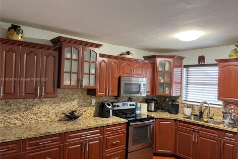 Casa en venta en Miami, Florida, 3 dormitorios, 133.31 m2 № 1823574 - foto 24