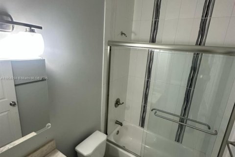 Купить виллу или дом в Дания-Бич, Флорида 3 спальни, 144.37м2, № 1983319 - фото 12