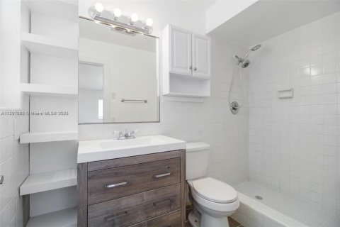 House in Pembroke Pines, Florida 4 bedrooms, 185.62 sq.m. № 1731634 - photo 10