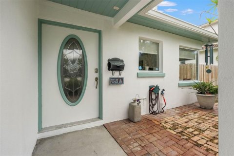 Villa ou maison à vendre à Tampa, Floride: 2 chambres, 201.04 m2 № 2305884 - photo 3
