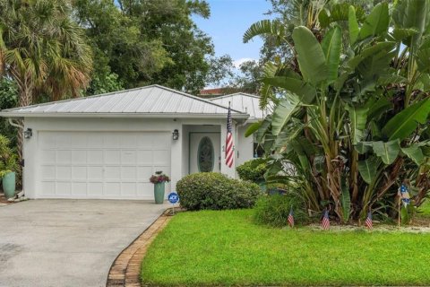 Villa ou maison à vendre à Tampa, Floride: 2 chambres, 201.04 m2 № 2305884 - photo 2