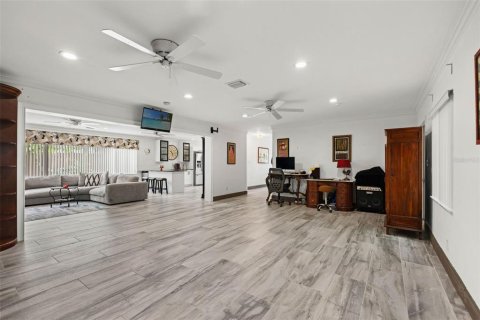 Villa ou maison à vendre à Tampa, Floride: 2 chambres, 201.04 m2 № 2305884 - photo 15