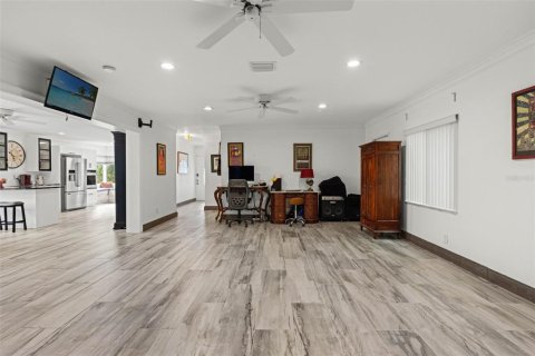 Villa ou maison à vendre à Tampa, Floride: 2 chambres, 201.04 m2 № 2305884 - photo 14