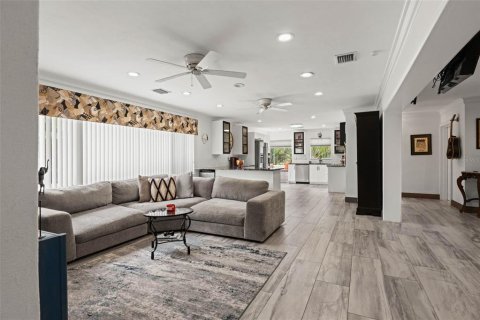 Villa ou maison à vendre à Tampa, Floride: 2 chambres, 201.04 m2 № 2305884 - photo 10