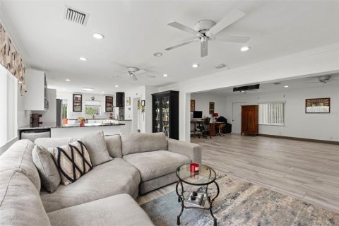 Villa ou maison à vendre à Tampa, Floride: 2 chambres, 201.04 m2 № 2305884 - photo 11