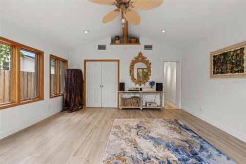 Villa ou maison à vendre à Tampa, Floride: 2 chambres, 201.04 m2 № 2305884 - photo 21