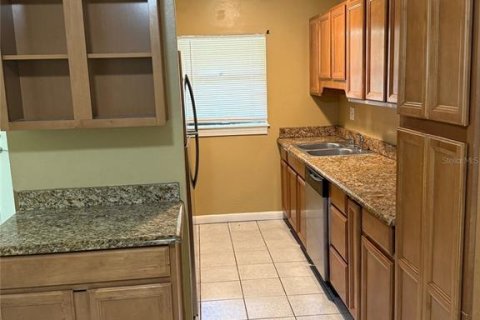 Villa ou maison à louer à Winter Springs, Floride: 4 chambres, 130.53 m2 № 1912827 - photo 2