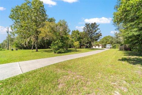 House in Dunnellon, Florida 3 bedrooms, 302.3 sq.m. № 1903007 - photo 9