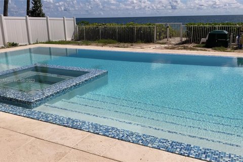 House in Fort Lauderdale, Florida 3 bedrooms, 341.32 sq.m. № 2035265 - photo 4