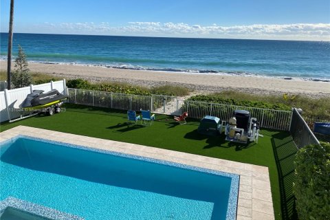 House in Fort Lauderdale, Florida 3 bedrooms, 341.32 sq.m. № 2035265 - photo 2