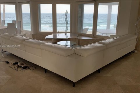 House in Fort Lauderdale, Florida 3 bedrooms, 341.32 sq.m. № 2035265 - photo 5