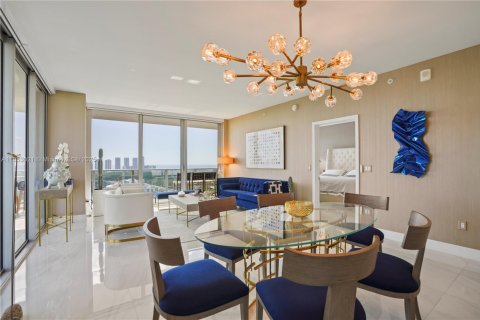 Copropriété à louer à North Miami Beach, Floride: 3 chambres, 144.56 m2 № 1983380 - photo 1