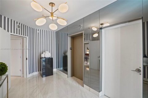 Copropriété à louer à North Miami Beach, Floride: 3 chambres, 144.56 m2 № 1983380 - photo 3