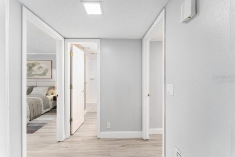 Condo in Mount Dora, Florida, 2 bedrooms  № 1815028 - photo 14