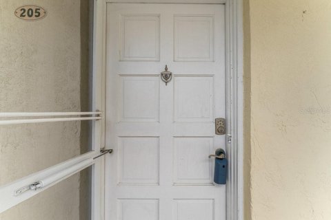 Condo in Mount Dora, Florida, 2 bedrooms  № 1815028 - photo 1