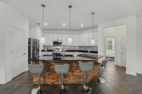 House in Kissimmee, Florida 4 bedrooms, 179.77 sq.m. № 2314871 - photo 5