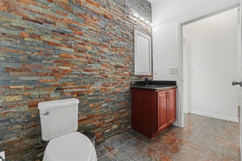 House in Kissimmee, Florida 4 bedrooms, 179.77 sq.m. № 2314871 - photo 28