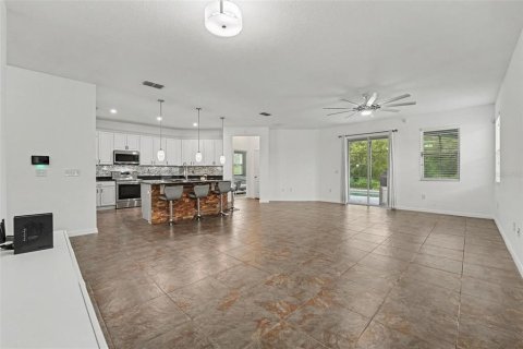 House in Kissimmee, Florida 4 bedrooms, 179.77 sq.m. № 2314871 - photo 10