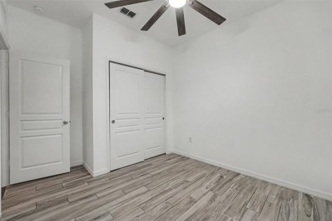 House in Kissimmee, Florida 4 bedrooms, 179.77 sq.m. № 2314871 - photo 18