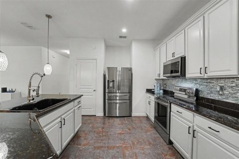 House in Kissimmee, Florida 4 bedrooms, 179.77 sq.m. № 2314871 - photo 4