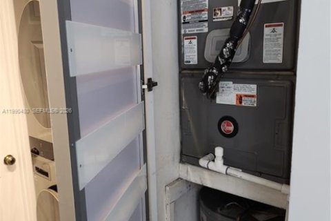 Townhouse in Miami, Florida 3 bedrooms, 115.2 sq.m. № 2055412 - photo 17