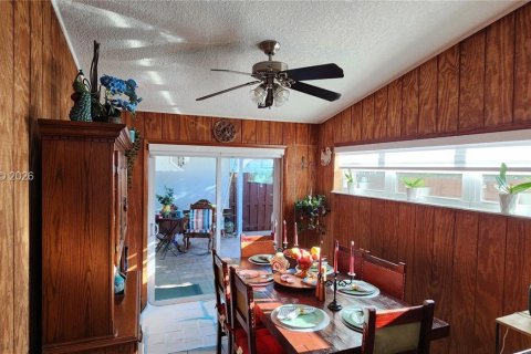 Townhouse in Miami, Florida 3 bedrooms, 115.2 sq.m. № 2055412 - photo 13