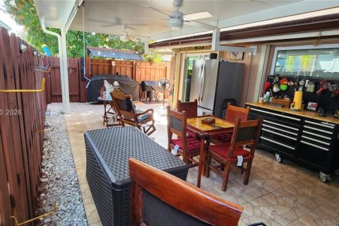 Townhouse in Miami, Florida 3 bedrooms, 115.2 sq.m. № 2055412 - photo 15