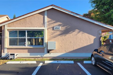 Townhouse in Miami, Florida 3 bedrooms, 115.2 sq.m. № 2055412 - photo 3