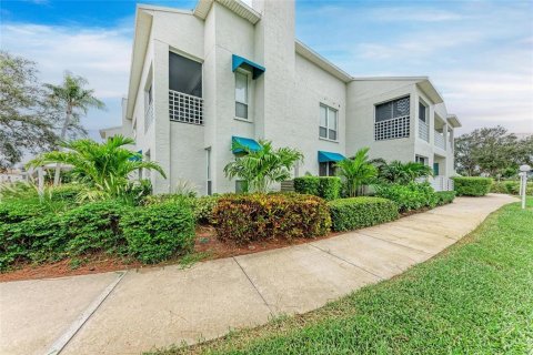 Condominio en alquiler en Bradenton, Florida, 2 dormitorios, 115.2 m2 № 1919869 - foto 2