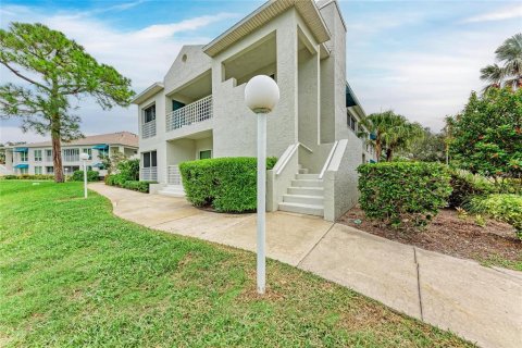 Condominio en alquiler en Bradenton, Florida, 2 dormitorios, 115.2 m2 № 1919869 - foto 3
