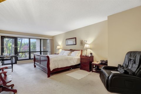 Condo in Lauderdale-by-the-Sea, Florida, 3 bedrooms  № 1821825 - photo 24