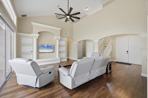 House in Bradenton, Florida 4 bedrooms, 250 sq.m. № 2283517 - photo 4