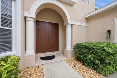 House in Bradenton, Florida 4 bedrooms, 250 sq.m. № 2283517 - photo 3