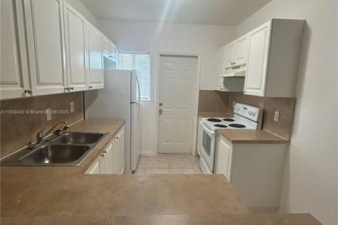 Appartement à louer à Miami Beach, Floride: 1 chambre, 951.6 m2 № 1967925 - photo 6